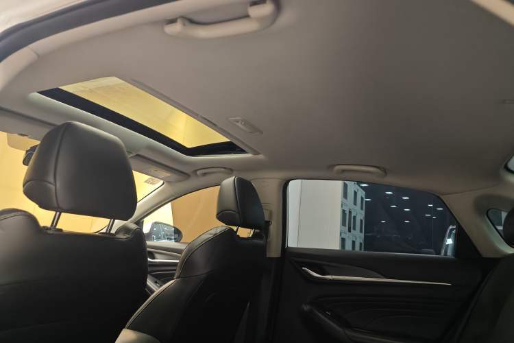 Used CHANGAN Eado 2021 PLUS 1.6L GDI CVT Luxury Model Headliner