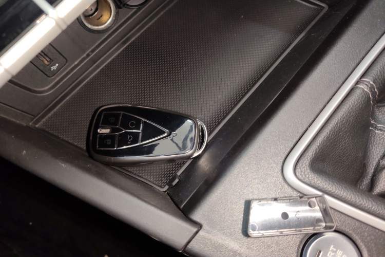 Used CHANGAN Eado 2021 PLUS 1.6L GDI Manual Luxury Model Interior 1