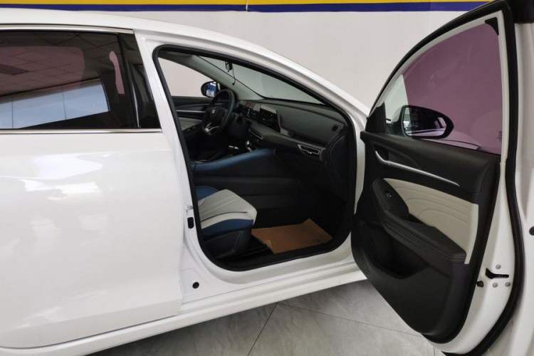 Used CHANGAN Eado 2021 PLUS Blue Whale NE 1.4T GDI DCT Flagship Model Interior 10