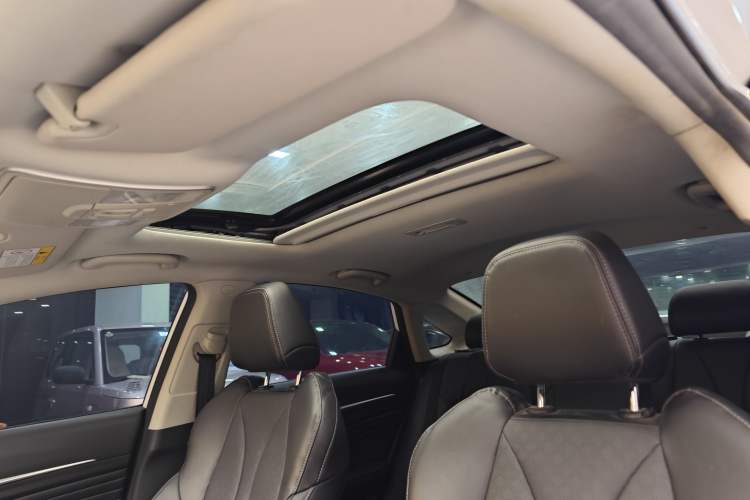 Used CHANGAN Eado 2021 PLUS 1.6L GDI CVT Luxury Model Interior 11