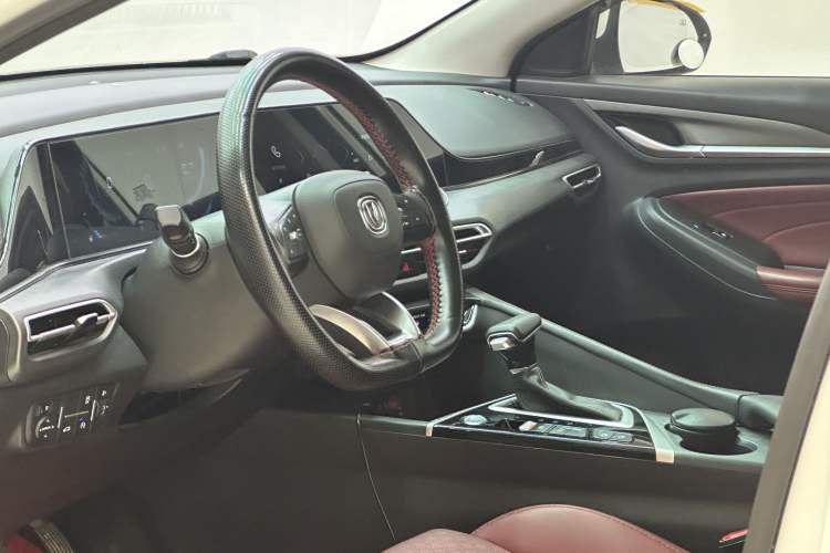 Used CHANGAN Eado 2021 PLUS Blue Whale NE 1.4T GDI DCT Prestige Model Interior 2