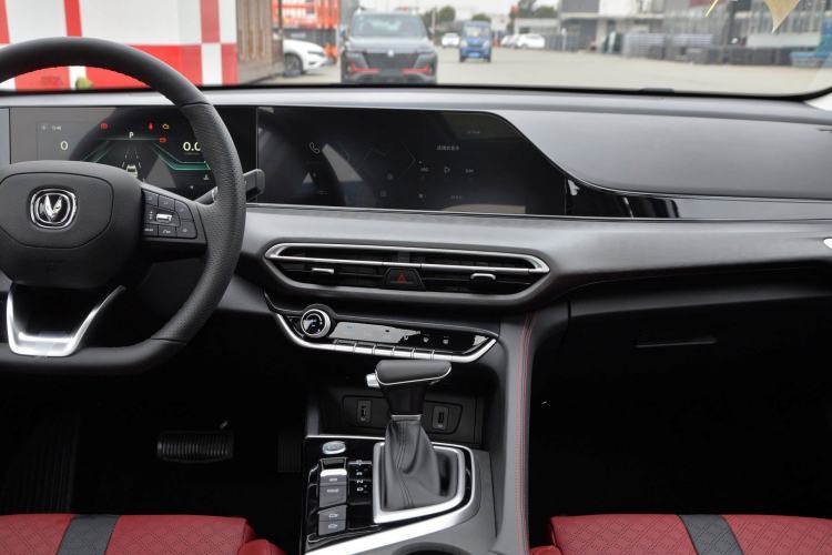 Used CHANGAN Eado 2021 PLUS Blue Whale NE 1.4T GDI DCT Flagship Model Interior 3