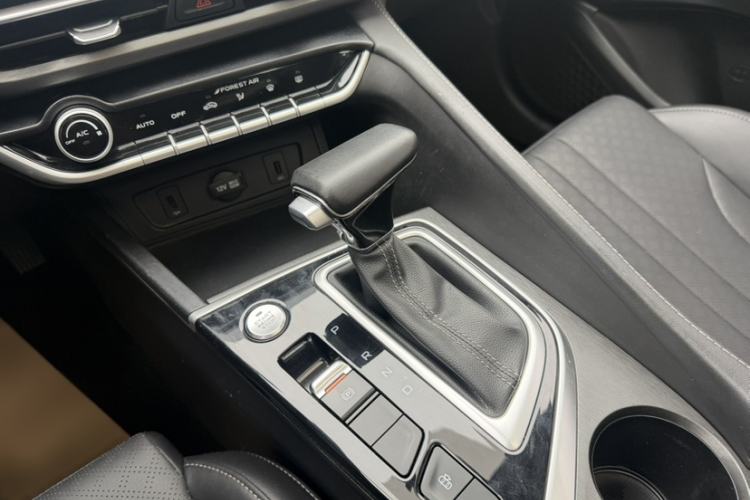 Used CHANGAN Eado 2021 PLUS 1.6L GDI CVT Luxury Model Interior 5