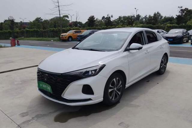 Ojetý CHANGAN Eado 2021 PLUS Blue Whale NE 1.4T GDI DCT Prestige Model