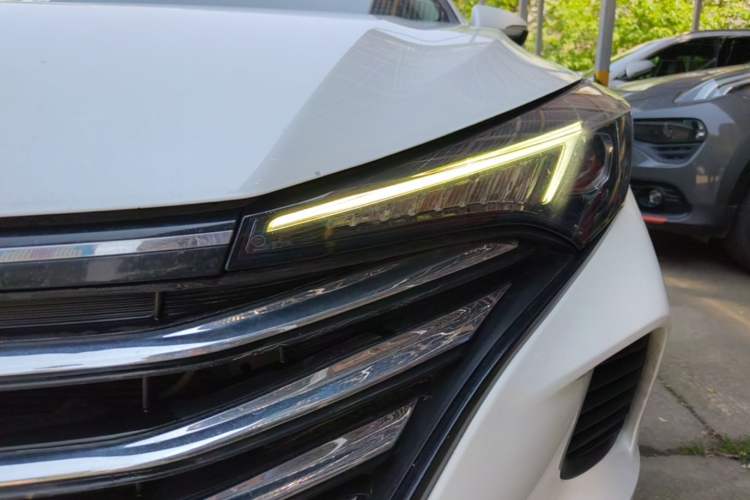 Used CHANGAN Eado 2021 PLUS 1.6L GDI CVT Elite Model Left Front Headlight