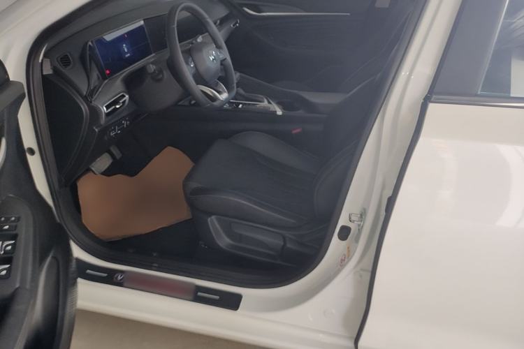 Used CHANGAN Eado 2021 PLUS 1.6L GDI CVT Luxury Model Left Front Seat