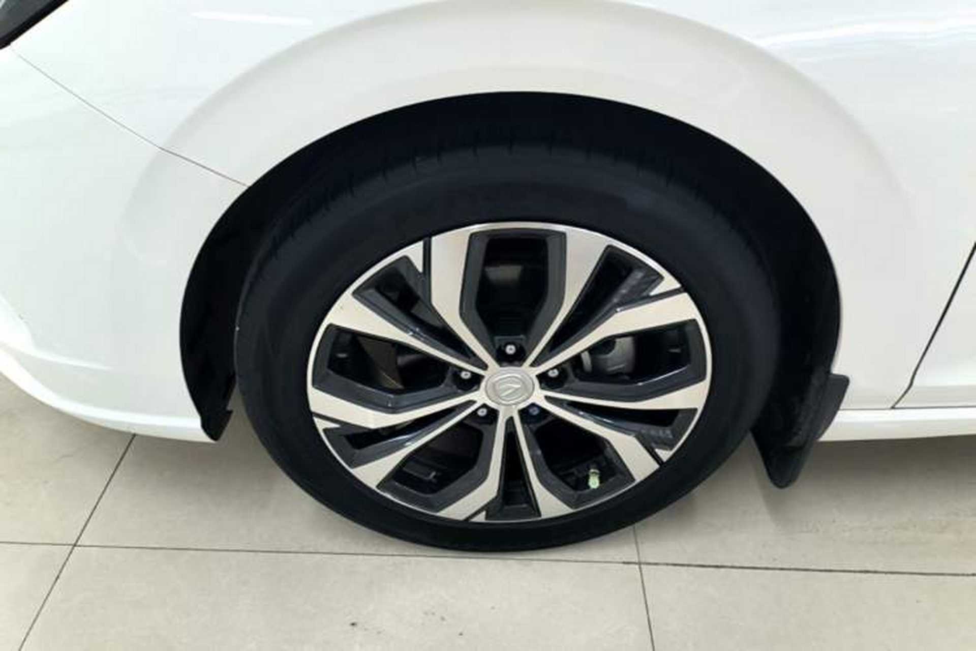 Used CHANGAN Eado 2021 PLUS Blue Whale NE 1.4T GDI DCT Flagship Model Left Front Wheel Hub