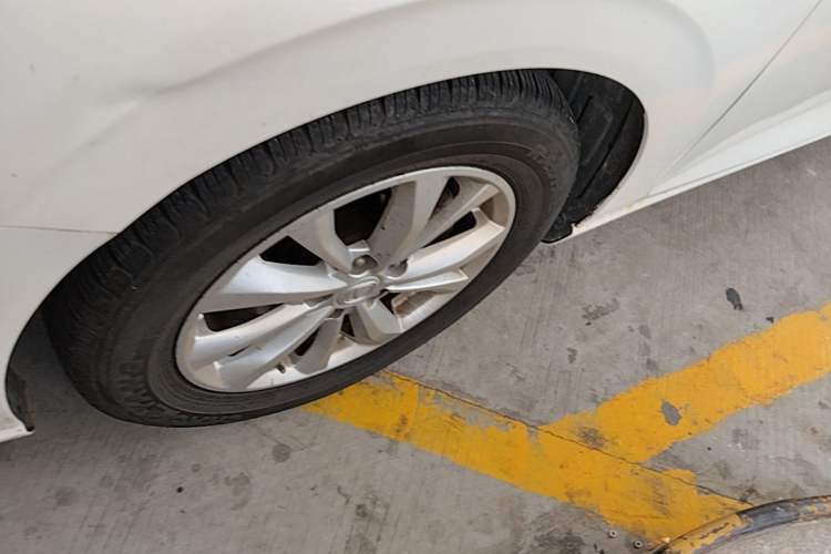 Used CHANGAN Eado 2021 PLUS 1.6L GDI Manual Elite Model Left Front Wheel Hub