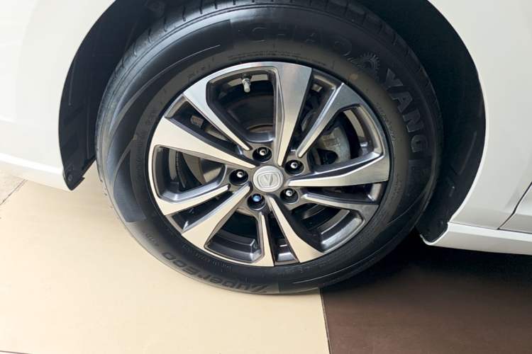 Used CHANGAN Eado 2021 PLUS Blue Whale NE 1.4T GDI DCT Prestige Model Left Front Wheel Hub