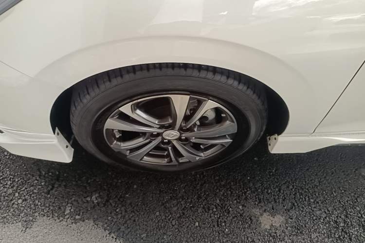 Used CHANGAN Eado 2021 PLUS Blue Whale NE 1.4T GDI DCT Prestige Model Left Front Wheel Hub