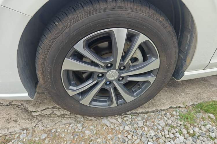Used CHANGAN Eado 2021 PLUS 1.6L GDI Manual Luxury Model Left Front Wheel Hub