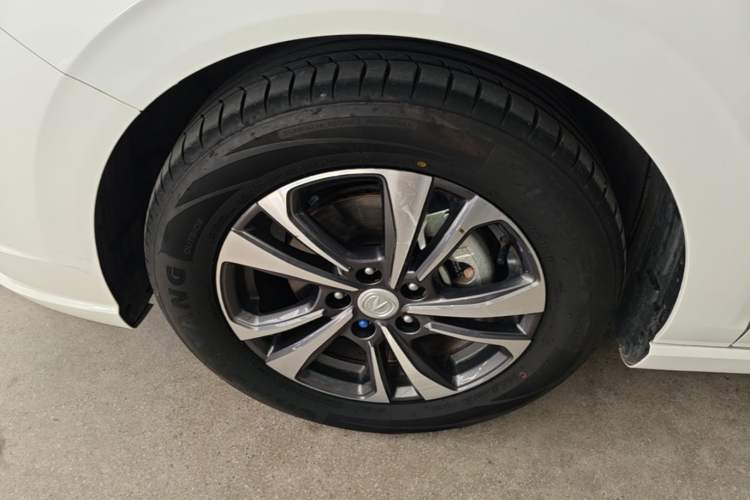 Used CHANGAN Eado 2021 PLUS Blue Whale NE 1.4T GDI DCT Prestige Model Left Front Wheel Hub