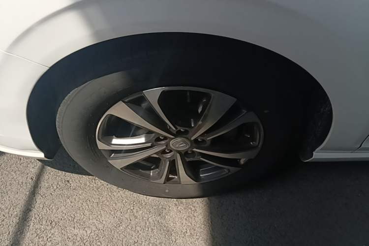 Used CHANGAN Eado 2021 PLUS Blue Whale NE 1.4T GDI DCT Prestige Model Left Front Wheel Hub