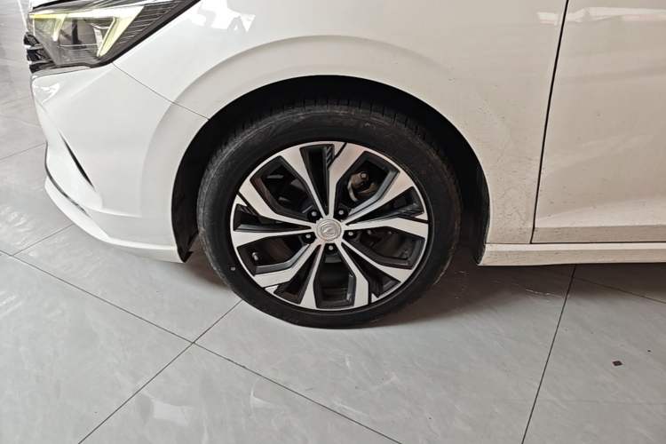 Used CHANGAN Eado 2021 PLUS Blue Whale NE 1.4T GDI DCT Flagship Model Left Front Wheel Hub