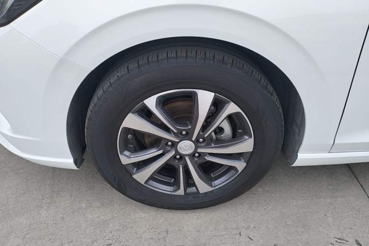 Used CHANGAN Eado 2021 PLUS Blue Whale NE 1.4T GDI DCT Prestige Model Left Front Wheel Hub