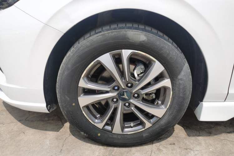 Used CHANGAN Eado 2021 PLUS Blue Whale NE 1.4T GDI DCT Prestige Model Left Front Wheel Hub