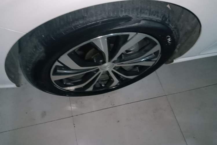 Used CHANGAN Eado 2021 PLUS Blue Whale NE 1.4T GDI DCT Flagship Model Left Front Wheel Hub