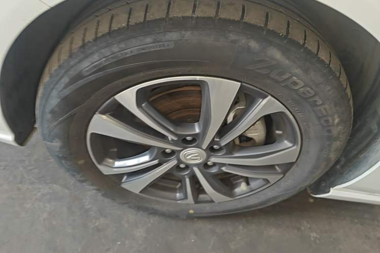 Used CHANGAN Eado 2021 PLUS Blue Whale NE 1.4T GDI DCT Prestige Model Left Front Wheel Hub