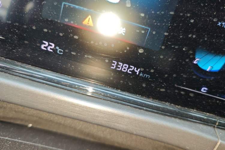 Used CHANGAN Eado 2021 PLUS 1.6L GDI Manual Elite Model Odometer Close Up