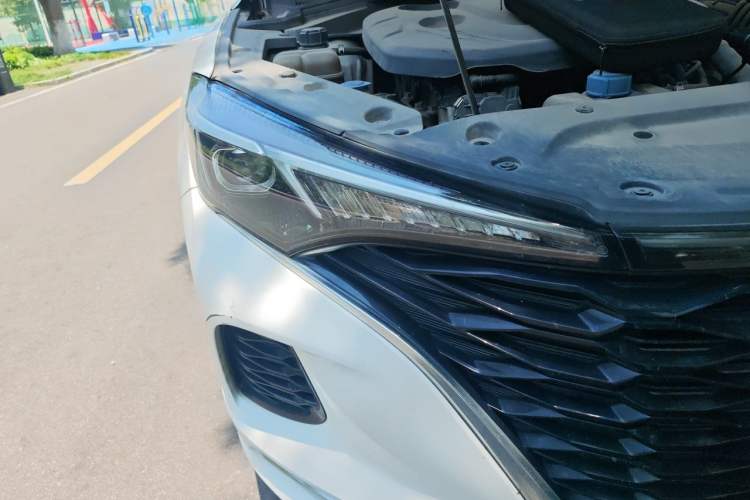 Used CHANGAN Eado 2021 PLUS Blue Whale NE 1.4T GDI DCT Prestige Model Right Front Headlight