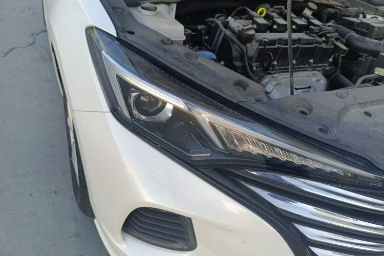 Used CHANGAN Eado 2021 PLUS 1.6L GDI CVT Elite Model Right Front Headlight