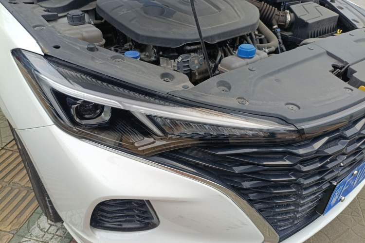 Used CHANGAN Eado 2021 PLUS Blue Whale NE 1.4T GDI DCT Prestige Model Right Front Headlight