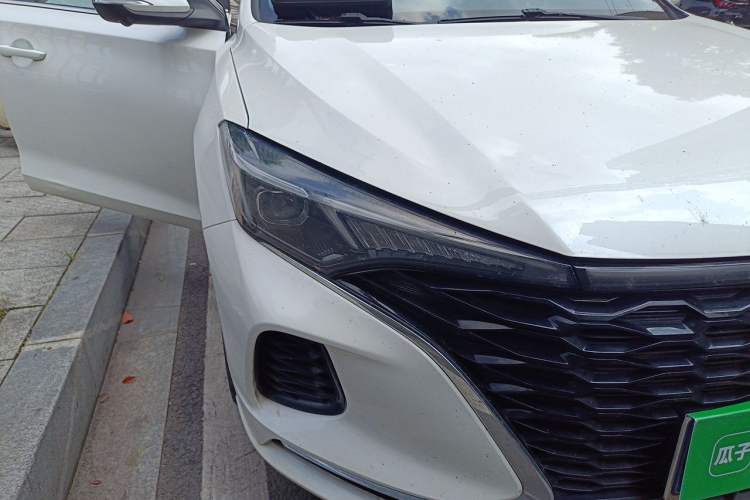 Used CHANGAN Eado 2021 PLUS Blue Whale NE 1.4T GDI DCT Flagship Model Right Front Headlight