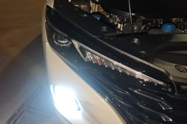 Used CHANGAN Eado 2021 PLUS Blue Whale NE 1.4T GDI DCT Prestige Model Right Front Headlight