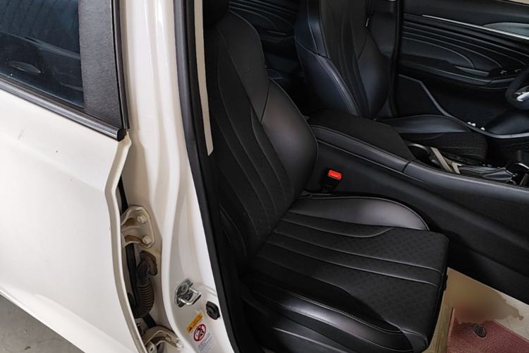 Used CHANGAN Eado 2021 PLUS 1.6L GDI CVT Luxury Model Right Front Seat