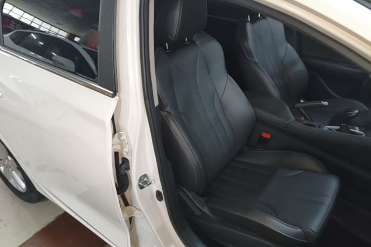 Used CHANGAN Eado 2021 PLUS 1.6L GDI Manual Elite Model Right Front Seat