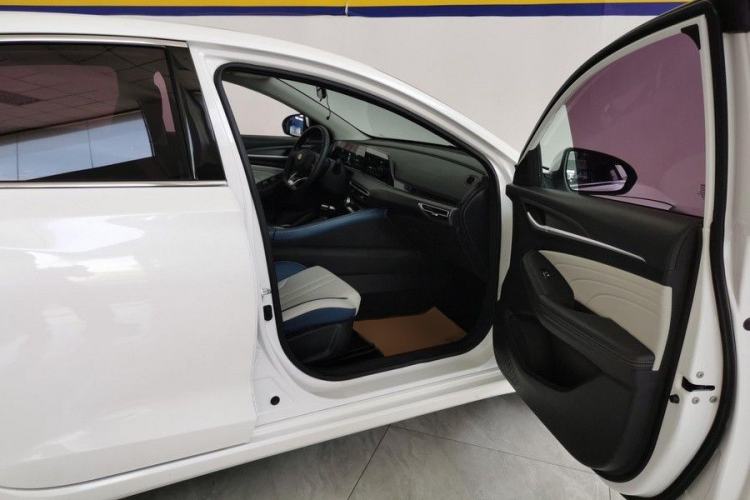 Used CHANGAN Eado 2021 PLUS Blue Whale NE 1.4T GDI DCT Flagship Model Right Front Seat