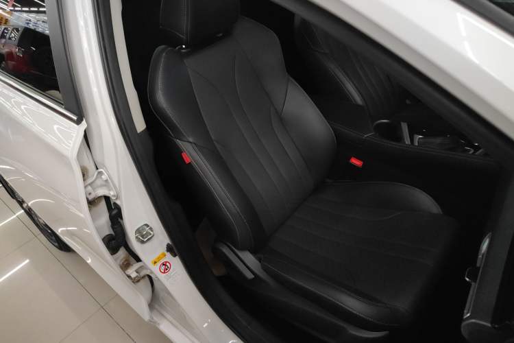 Used CHANGAN Eado 2021 PLUS 1.6L GDI CVT Luxury Model Right Front Seat