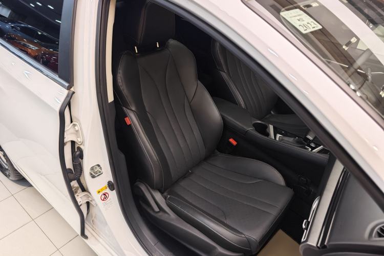 Used CHANGAN Eado 2021 PLUS 1.6L GDI CVT Luxury Model Right Front Seat
