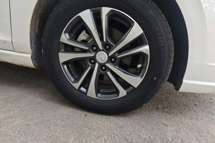 Used CHANGAN Eado 2021 PLUS Blue Whale NE 1.4T GDI DCT Flagship Model Right Front Wheel Hub