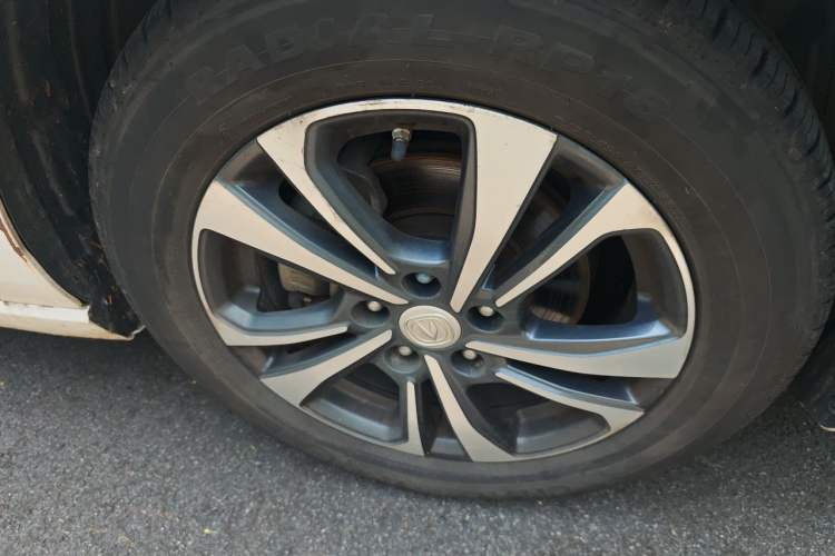 Used CHANGAN Eado 2021 PLUS Blue Whale NE 1.4T GDI DCT Prestige Model Right Front Wheel Hub