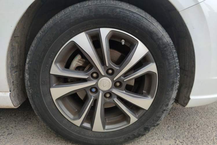 Used CHANGAN Eado 2021 PLUS Blue Whale NE 1.4T GDI DCT Prestige Model Right Front Wheel Hub