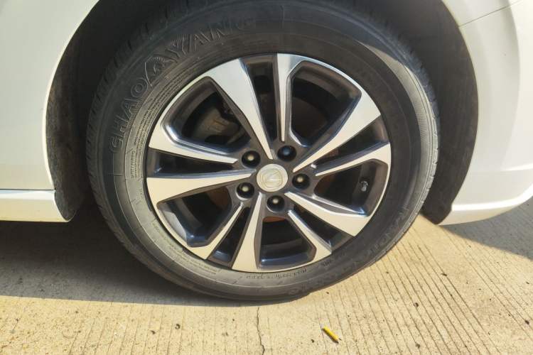 Used CHANGAN Eado 2021 PLUS 1.6L GDI Manual Luxury Model Right Front Wheel Hub