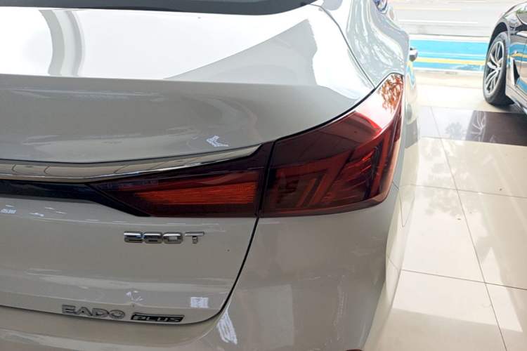 Used CHANGAN Eado 2021 PLUS Blue Whale NE 1.4T GDI DCT Prestige Model Right Rear Taillight