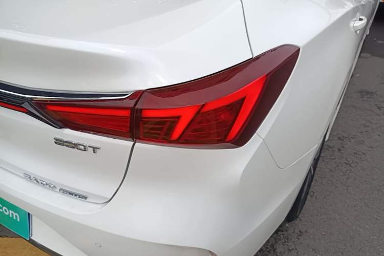 Used CHANGAN Eado 2021 PLUS Blue Whale NE 1.4T GDI DCT Prestige Model Right Rear Taillight