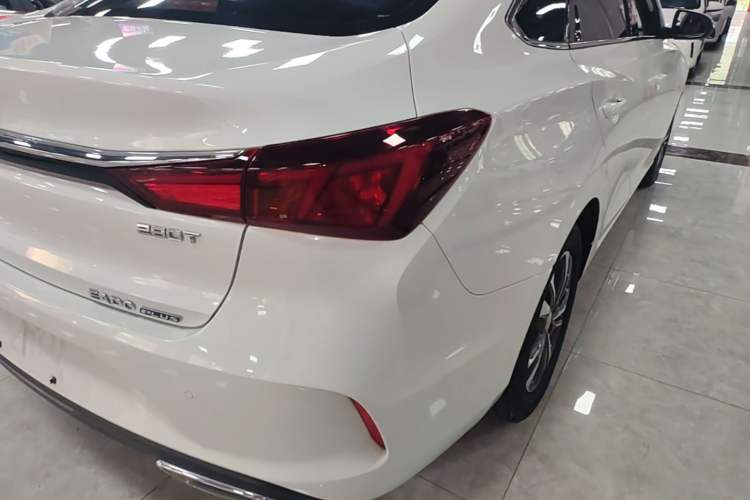 Used CHANGAN Eado 2021 PLUS Blue Whale NE 1.4T GDI DCT Prestige Model Right Rear Taillight