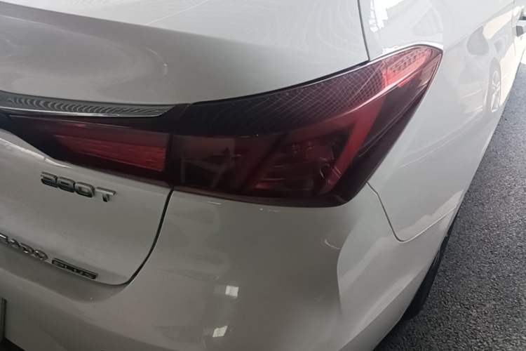 Used CHANGAN Eado 2021 PLUS Blue Whale NE 1.4T GDI DCT Prestige Model Right Rear Taillight