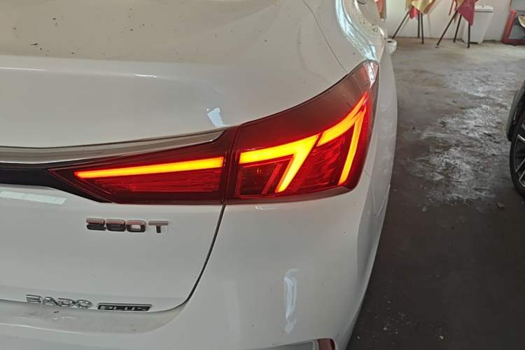 Used CHANGAN Eado 2021 PLUS Blue Whale NE 1.4T GDI DCT Prestige Model Right Rear Taillight