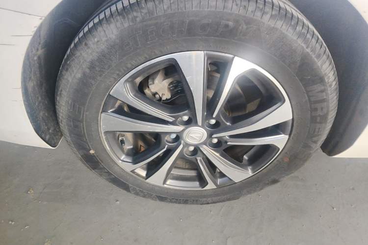 Used CHANGAN Eado 2021 PLUS 1.6L GDI CVT Luxury Model Right Rear Wheel Hub