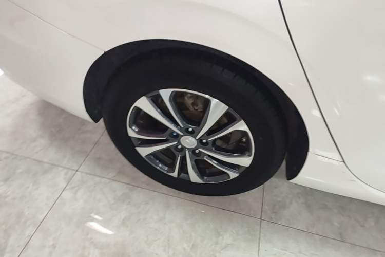Used CHANGAN Eado 2021 PLUS Blue Whale NE 1.4T GDI DCT Prestige Model Right Rear Wheel Hub