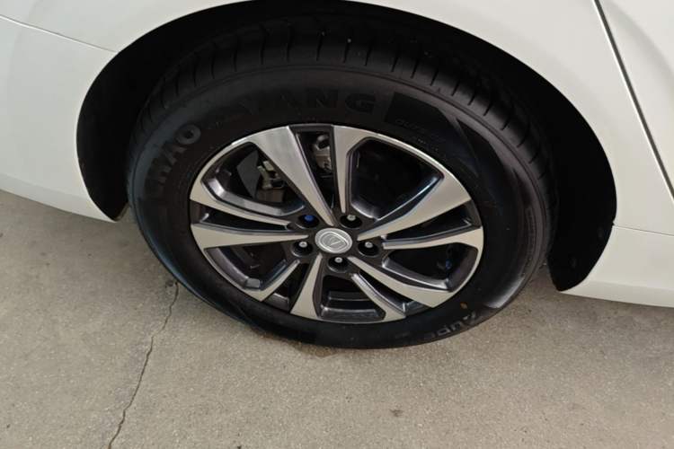 Used CHANGAN Eado 2021 PLUS Blue Whale NE 1.4T GDI DCT Prestige Model Right Rear Wheel Hub