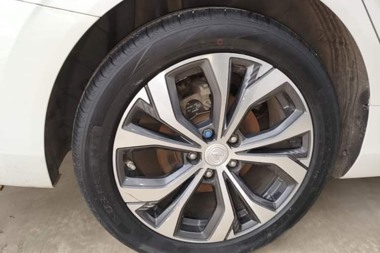 Used CHANGAN Eado 2021 PLUS Blue Whale NE 1.4T GDI DCT Flagship Model Right Rear Wheel Hub