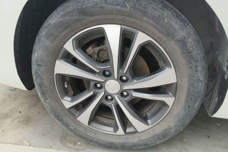 Used CHANGAN Eado 2021 PLUS 1.6L GDI CVT Luxury Model Right Rear Wheel Hub