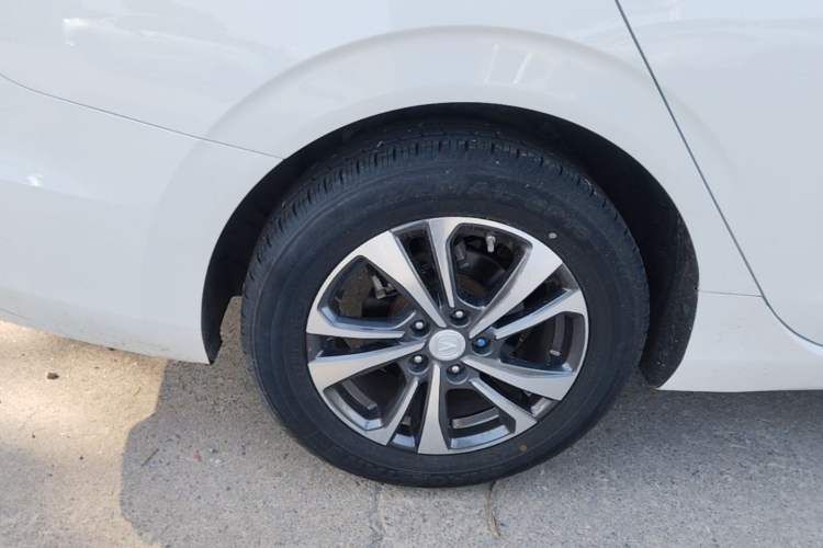 Used CHANGAN Eado 2021 PLUS 1.6L GDI CVT Luxury Model Right Rear Wheel Hub
