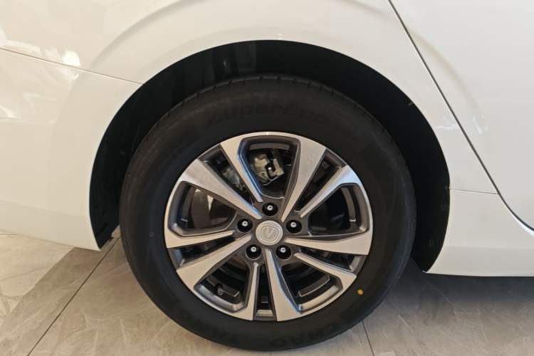 Used CHANGAN Eado 2021 PLUS Blue Whale NE 1.4T GDI DCT Prestige Model Right Rear Wheel Hub