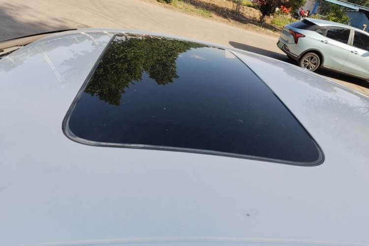 Used CHANGAN Eado 2021 PLUS 1.6L GDI CVT Luxury Model Roof